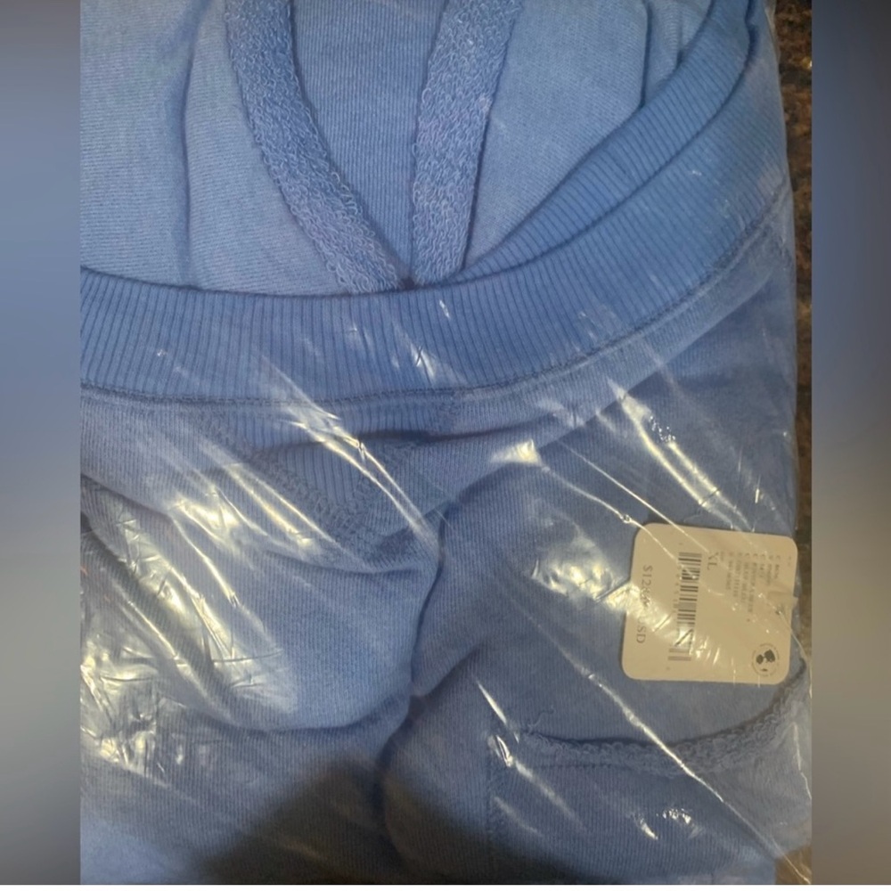NWT SOLD OUT * FREE PEOPLE ONE TO BEAT SET RIVIERA BLUE
$98 $128 | Size: L - Picture 4 of 6